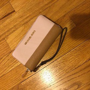 Michael Kors Wristlet